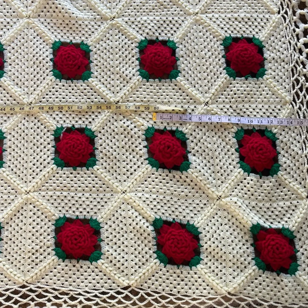 Vintage Hand Crochet Red Roses Bedspread Coverlet